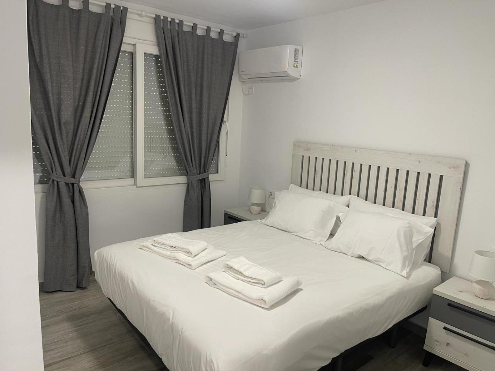 Apartamentos Azonaicas Centro Tendillas กอร์โดบา ภายนอก รูปภาพ